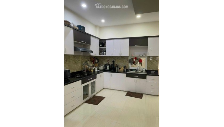 BÁN NHÀ PHÚ NHUẬN HXH 60M2 4 TẦNG BTCT NGANG 4,5M NỜ HẬU 5PN HẺM THÔNG PHAN ĐÌNH PHÙNG  GẤP BÁN 9.6 TỶ.